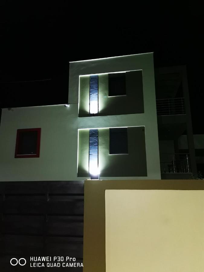 Pall'S Minimal Apartment Nea Peramos  Exterior photo